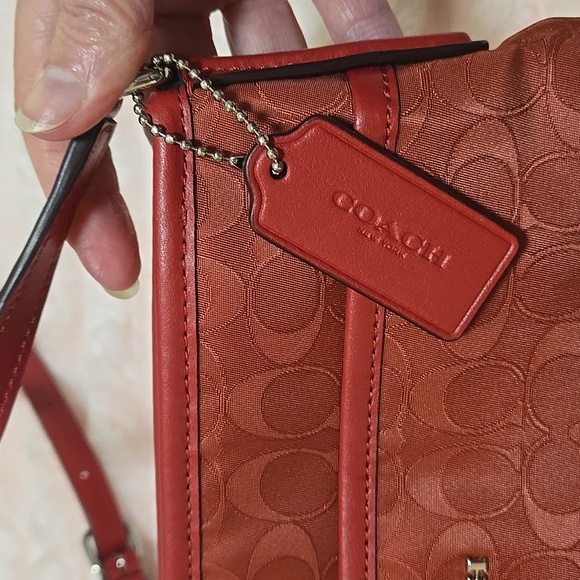 Coach Signature Shoulder Bag in True Red - Picture 13 of 14